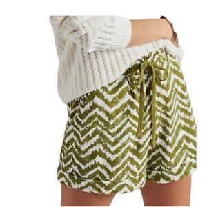 Daily Practice Anthropologie Chevron Print Pull On Shorts Size Medium